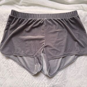 Madewell Women's Gray Velvet-Like Sleep Shorts - Size Medium